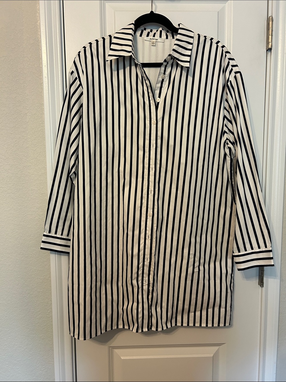 Women’s Dk Navy & White, long Vertical Stripe Button-Up Shirt ❤️
